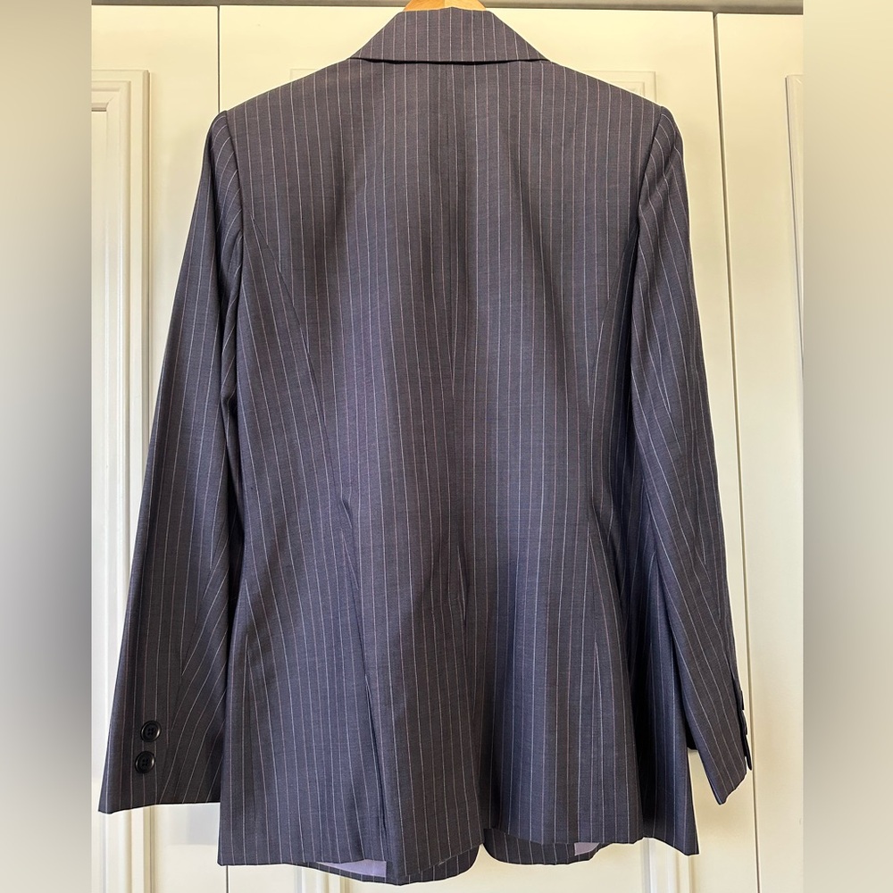 Liz Claiborne Gray Pinstripe Wool Blend Blazer, Size 10 - Picture 5 of 10